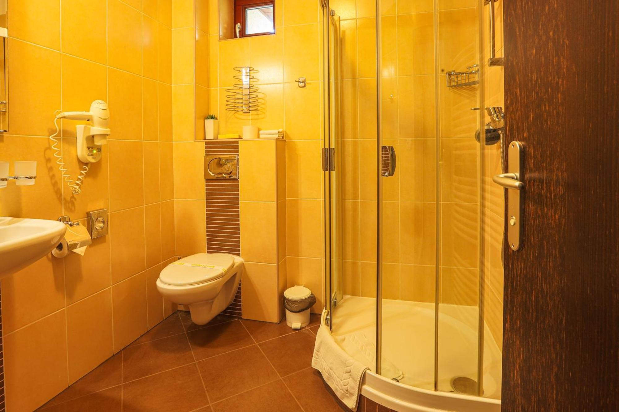 Grand Hotel Senica, Garni Buitenkant foto